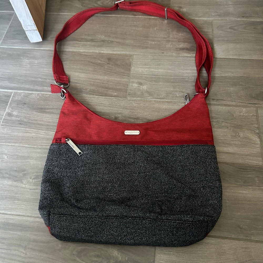 15” x 10” Orange & Grey Baggallini Handbag w small wallet